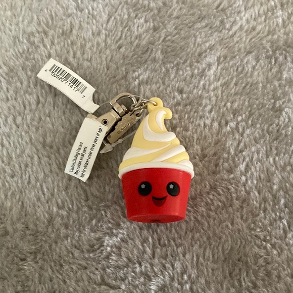 Disney Accessories - Disney dole whip wishable keychain NWT
